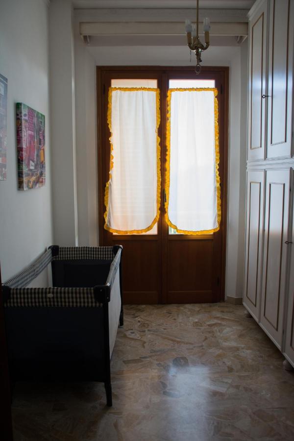 La Casa Di Lory Vinci Exterior photo